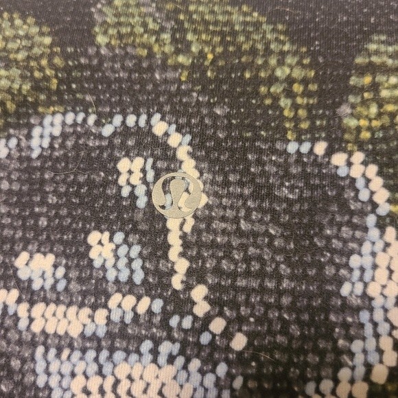 Lululemon boogie roll down digital floral print shorts size 0 - Picture 4 of 7